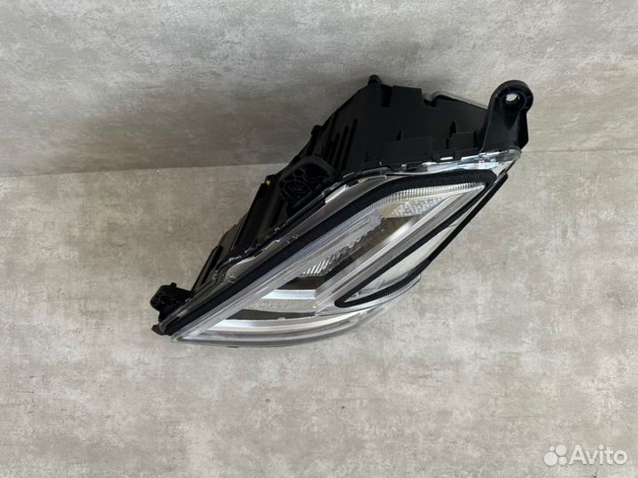 Фара головного света LED левая Volvo Fm5 Fmx 2021