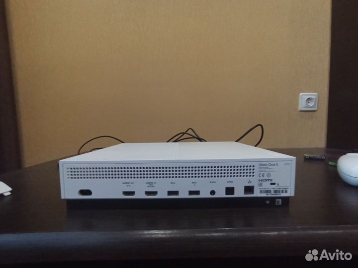 Xbox One s 2 геймпада