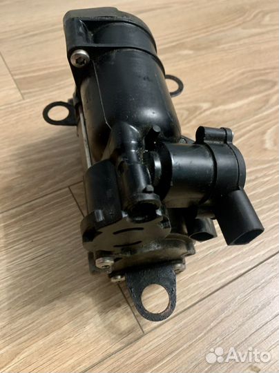 Компрессор пневмоподвески mercedes w221