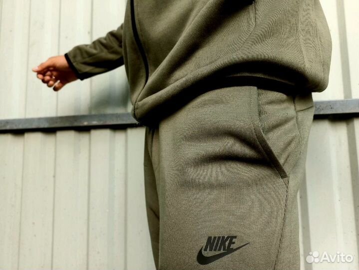 Спортивные костюмы Nike Tech Fleece