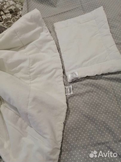 Детское одеяло и подушка в кроватку