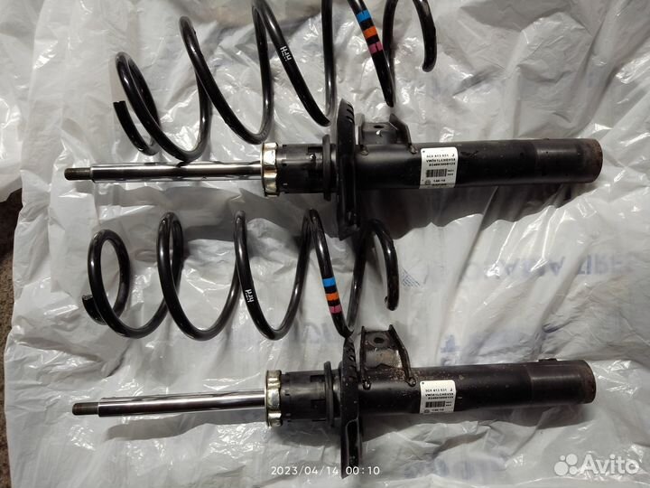 Амортизаторы джета 6