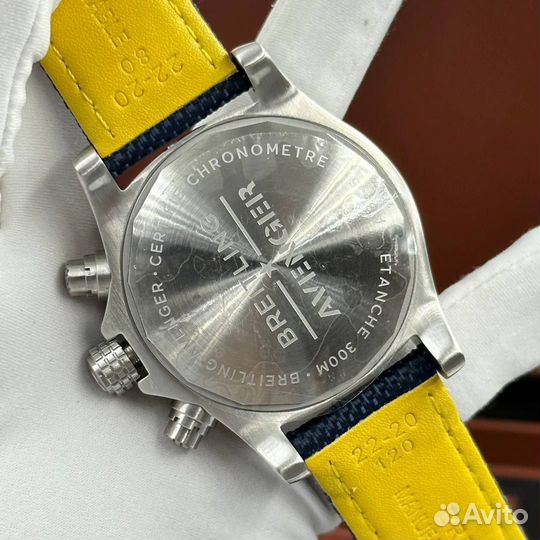 Часы Breitling Avenger Chronograph 43 mm синие