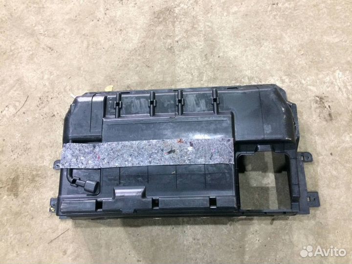 Ящик под инструмент Mitsubishi Pajero 4