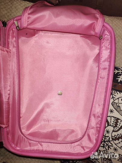 Детский чемодан на колесиках