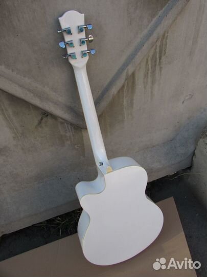 Гитара акустика