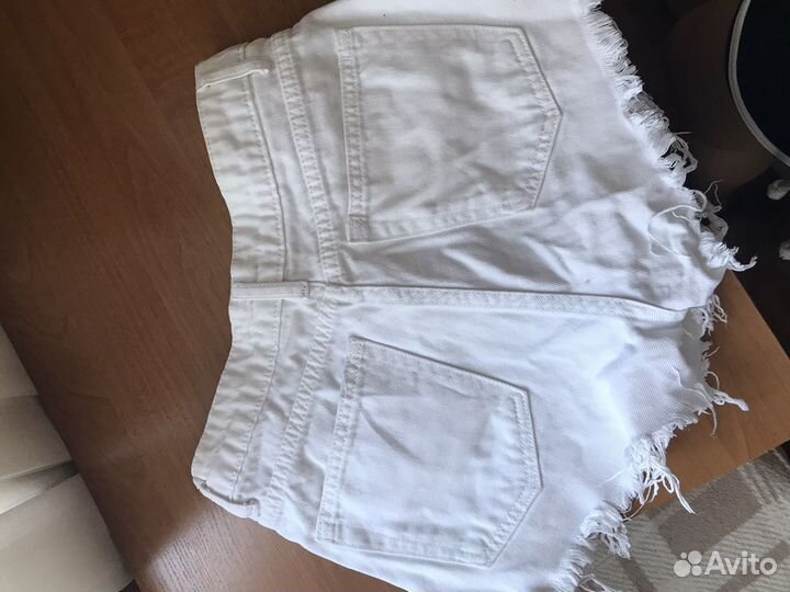 Шорты белые