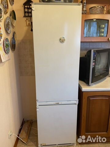 Встраиваемый холодильник