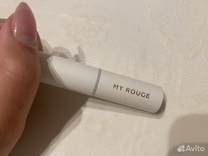 Помада красная