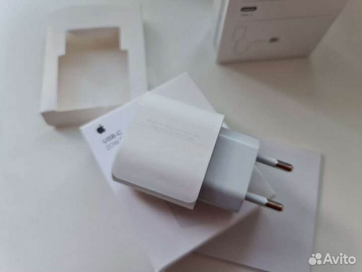 Блок Apple USB-C 20w