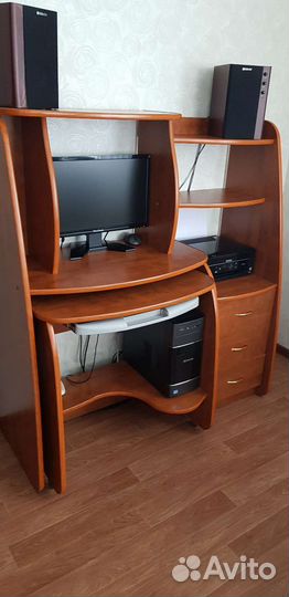 Компьютерный стол