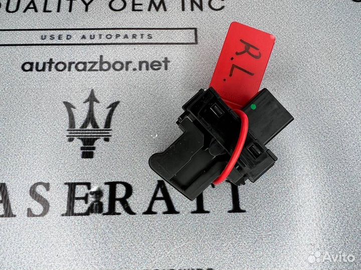 Кнопка стеклоподъемника двери задней левой 188259