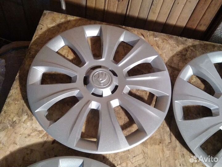 Комплект оригинальных колпаков skoda karoq