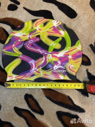 Силиконовая шапочка для плавания девушке новая