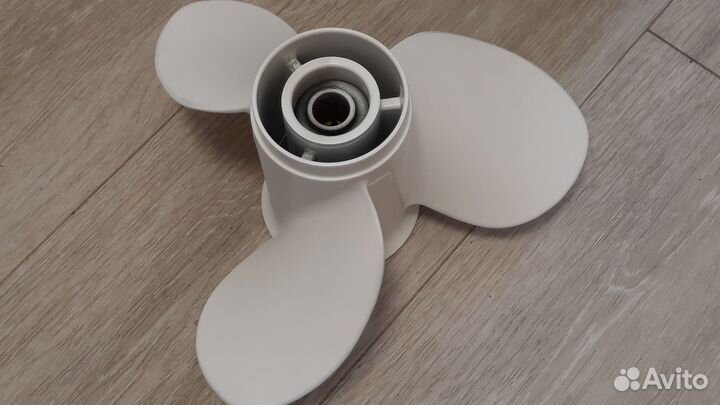 Винт гребной для Yamaha 9.9-15, шаг 11