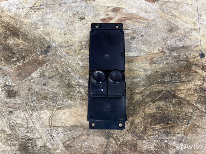 Блок управления стеклоподъемниками передний левый