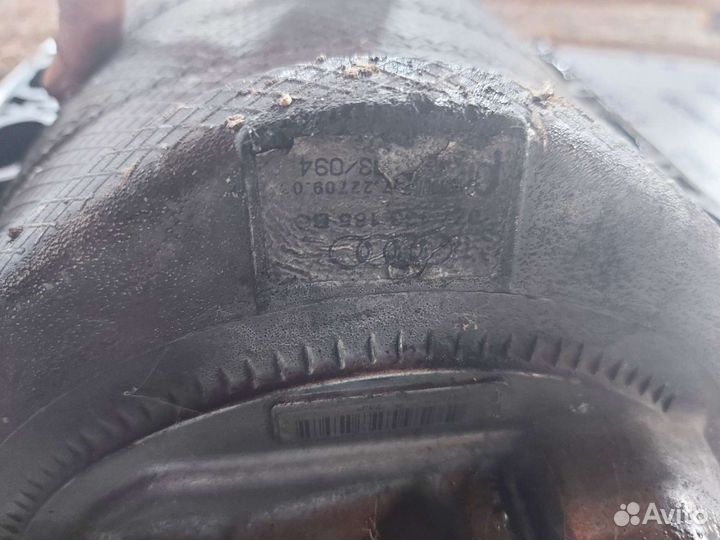 Коллектор впускной на Audi A8 D3