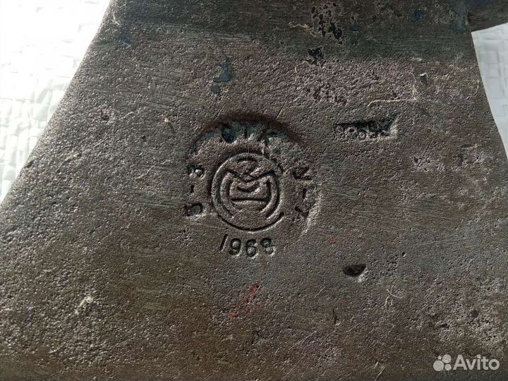 Топор зик, три кедра