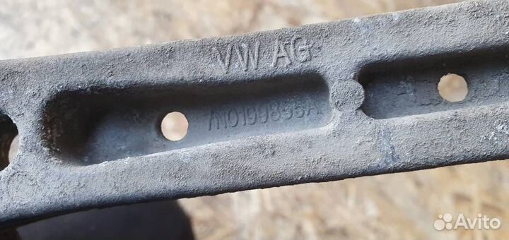 Опора двигателя задняя Volkswagen Tiguan 2007-2011