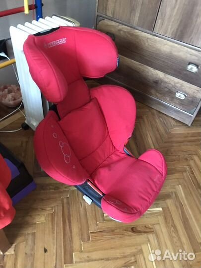 Автомобильное кресло maxi cosi