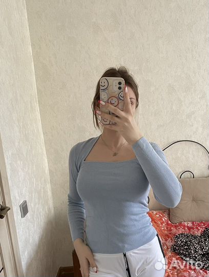 Водолазка с вырезом