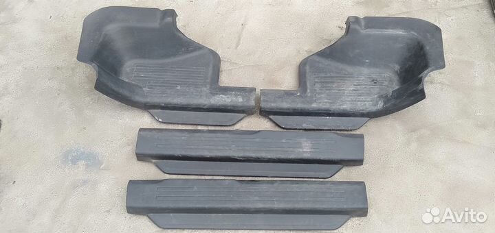 Mitsubishi Pajero Sport 3, Накладка порога