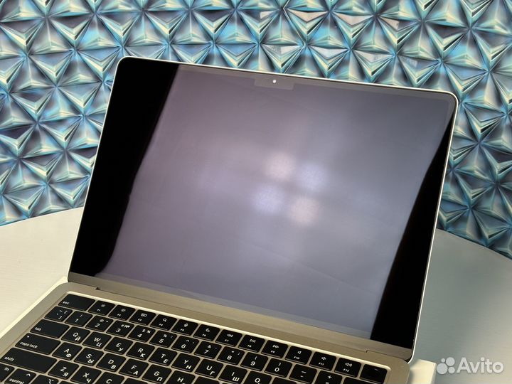 MacBook Air 13 2022 M2/16/256Gb Starlight, 42 цикл