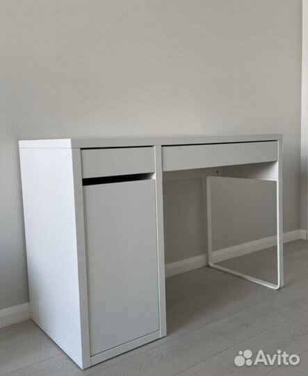 Письменный стол для школьника IKEA