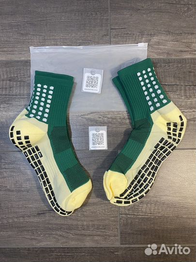 Противоскользящие носки зеленые