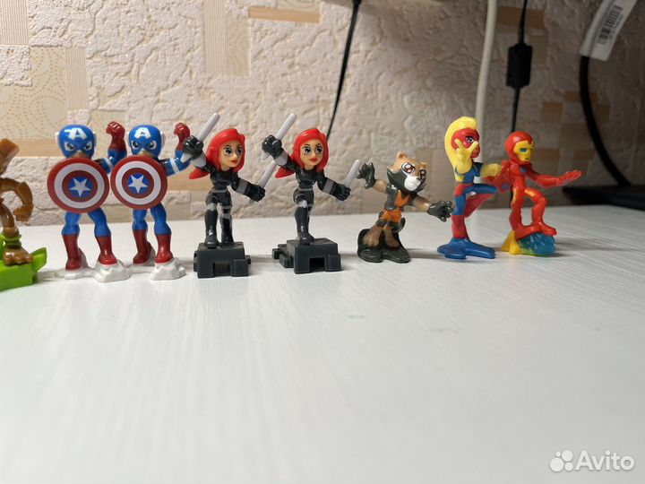 Коллекционные игрушки киндер Marvel
