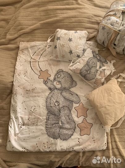 Бортики в детскую кроватку с одеялом