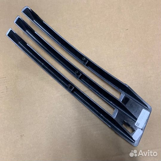 Вставка бампера Land Rover