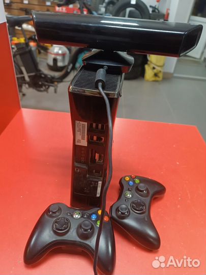 Игровая приставка Microsoft Xbox 360 S 250 гб