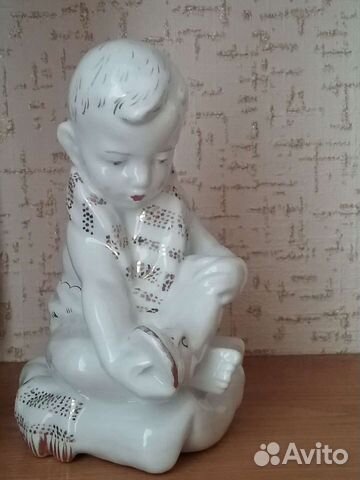 Фарфоровая статуэтка
