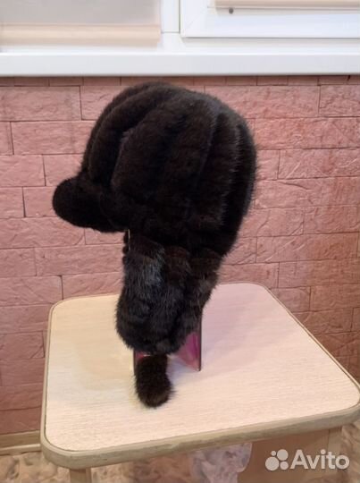 Женская шапка