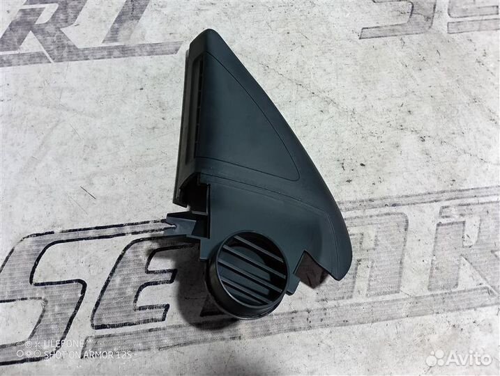 Накладка крепления зеркала передняя левая Skoda