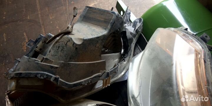 Фары Mitsubishi l200