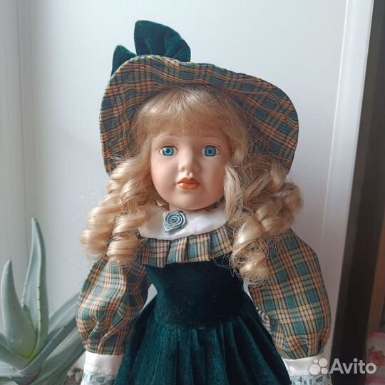 Кукла фарфоровая коллекционная большая