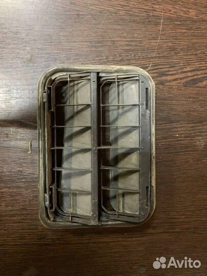 Решётка вентиляционная Renault 7700838358