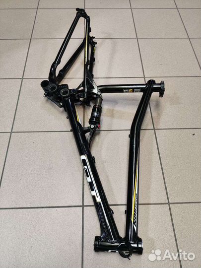 Рама двухподвес GT 26 с амортом Fox like new