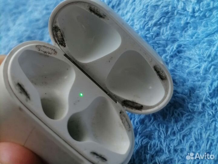 Кейс+левый наушник airpods 2