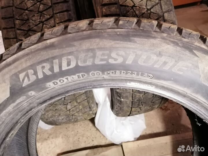 Bridgestone Blizzak DM-V2 225/55 R18 98