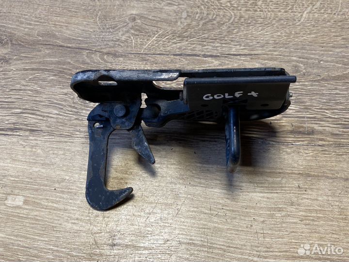 Volkswagen golf 5 plus крюк капота,замок