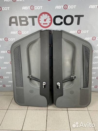 Обшивка передней правой двери Audi TT 8N (1999-2