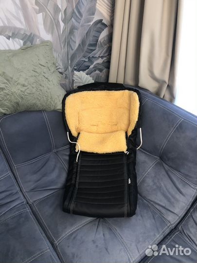 Зимний конверт в коляску на овчине