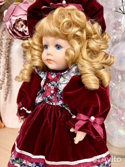 Фарфоровая куколка Leonardo Collection