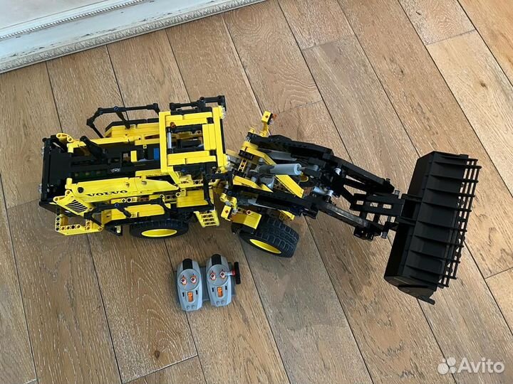 Lego Technic 42030 Автопогрузчик volvo