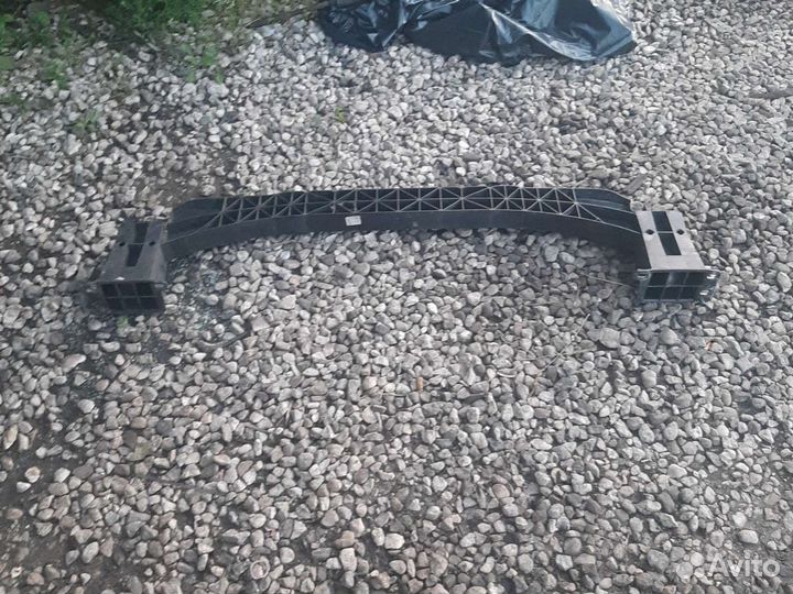 Усилитель переднего бампера Пежо 308 нижний