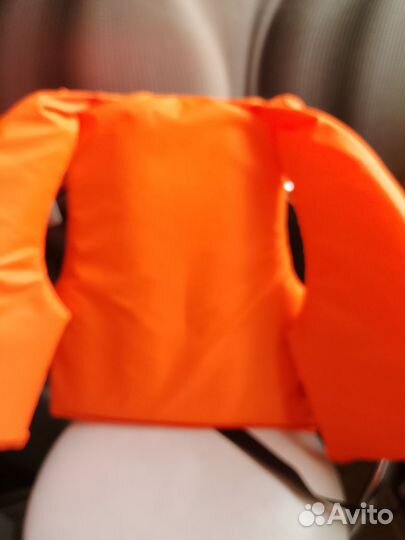 Спасательный жилет