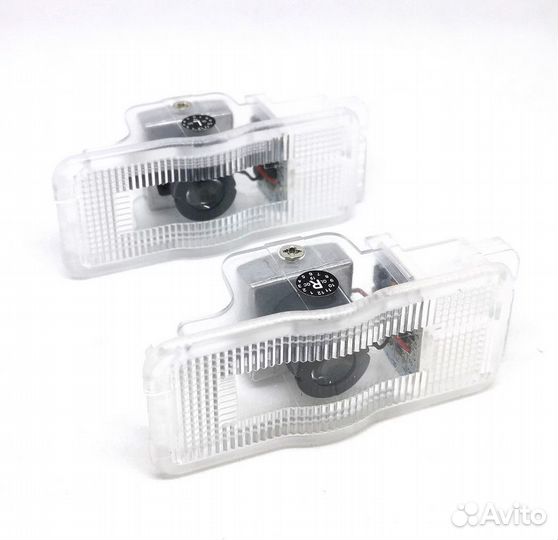 Штатная проекция логотипа Peugeot